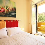 The Beehive Hostal *