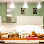 The Beehive Hostal *