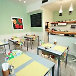 The Beehive Hostal *