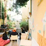 The Beehive Hostal *