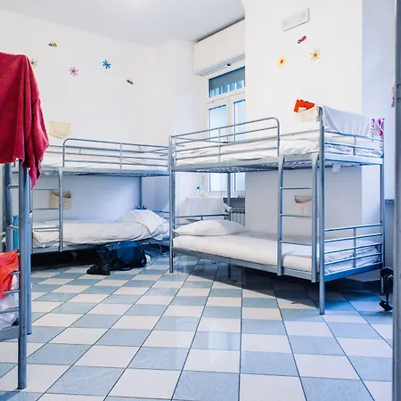 Hostel The Beehive *