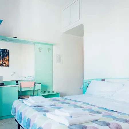 The Beehive Hostel Roma