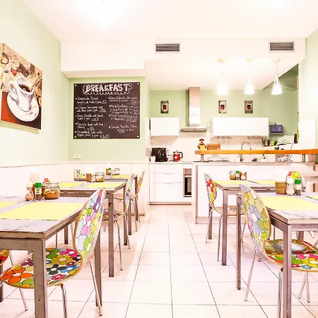 The Beehive Hostel Roma