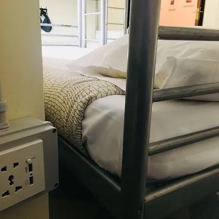 Hostel The Beehive