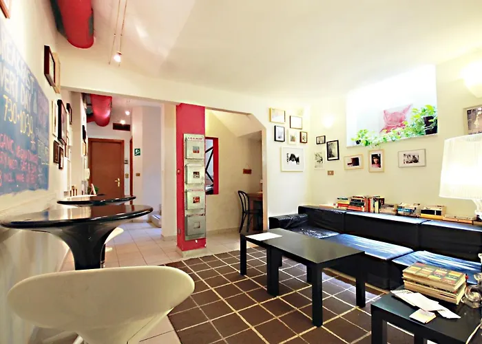 The Beehive Hostel Roma